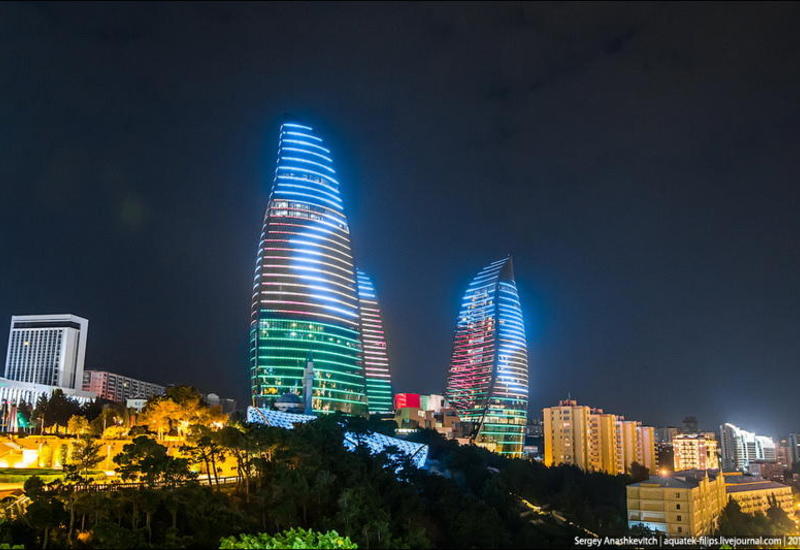 Завораживающий ночной Баку глазами россиянина