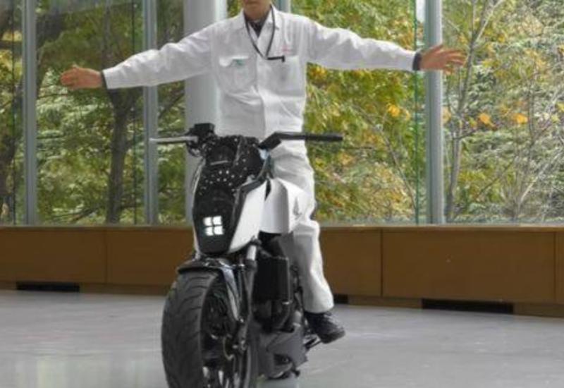 Honda представила мотоцикл, с которого невозможно упасть