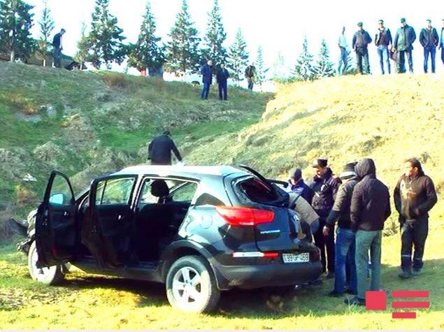 В Ширване автомобиль влетел в овраг