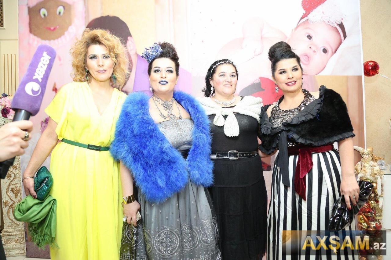 Elza yeni doğulan nəvəsi üçün qonaqlıq edib