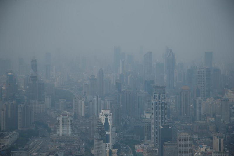 Китай задыхается от аномального смога