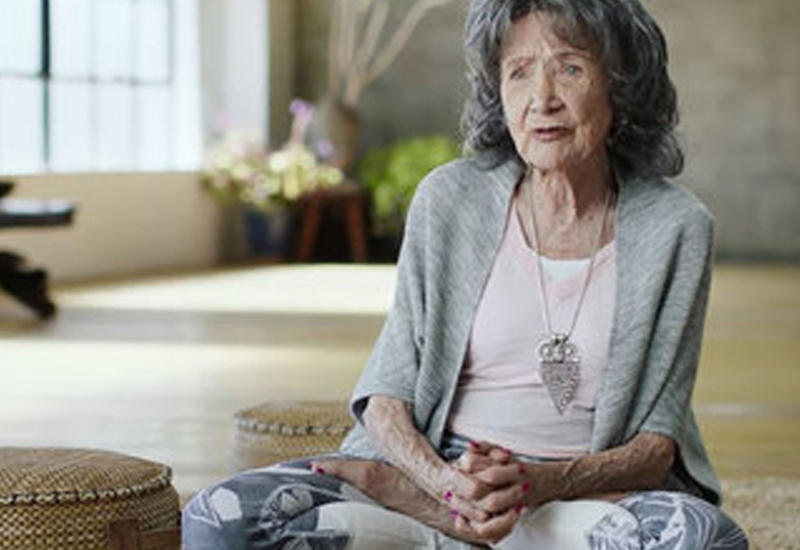 98-летняя гуру йоги поделилась секретом физической формы