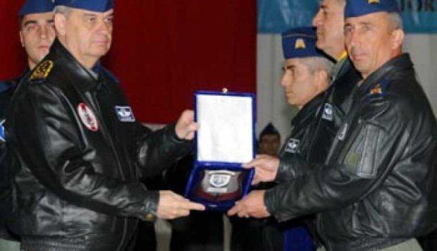 Evlərin üstünə düşən təyyarəni general idarə edirmiş