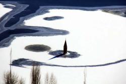 Sular çəkilincə məscid minarəsi ortaya çıxdı