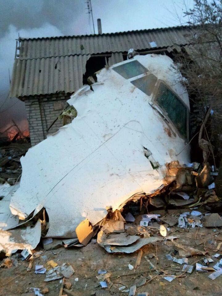 Boeing рухнул на дачный поселок под Бишкеком: более 30 погибших