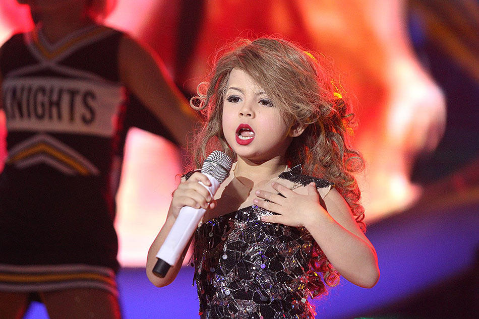 7-летняя "Тейлор Свифт" покорила жюри шоу талантов