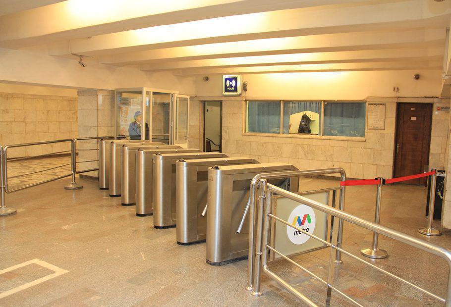 Закрывается вход одной из станций бакинского метро