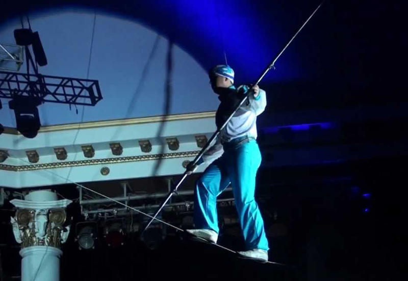 Ставившие рекорд канатоходцы сорвались с высоты во время фестиваля в Монте-Карло