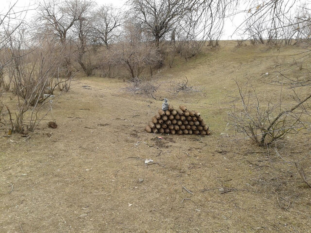 В Агстафе обнаружены десятки неразорвавшихся снарядов