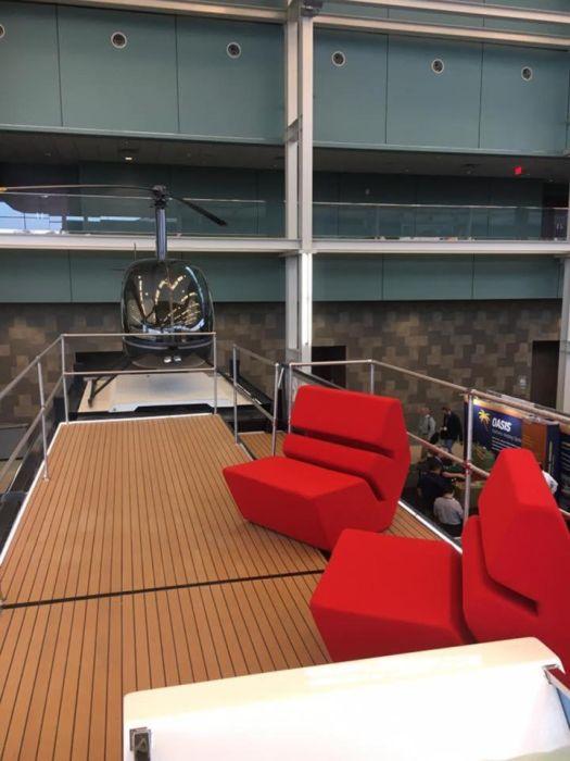 В Лас-Вегасе представили автобус с вертолетной площадкой