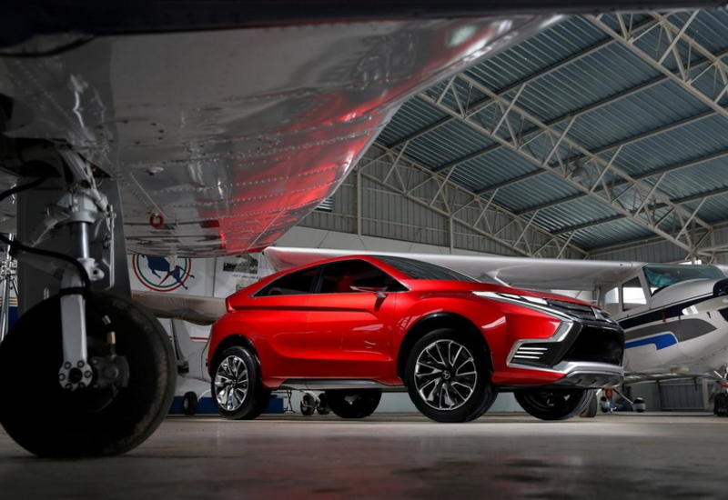 Mitsubishi выпустила официальный тизер с "убийцей" Nissan Qashqai