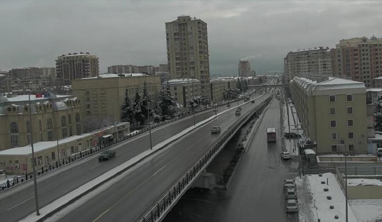 Внимаю водителей и пешеходов в Баку