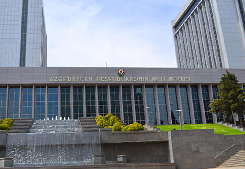 "Daşınar əmlakın yüklülüyü haqqında" qanun qəbul olundu