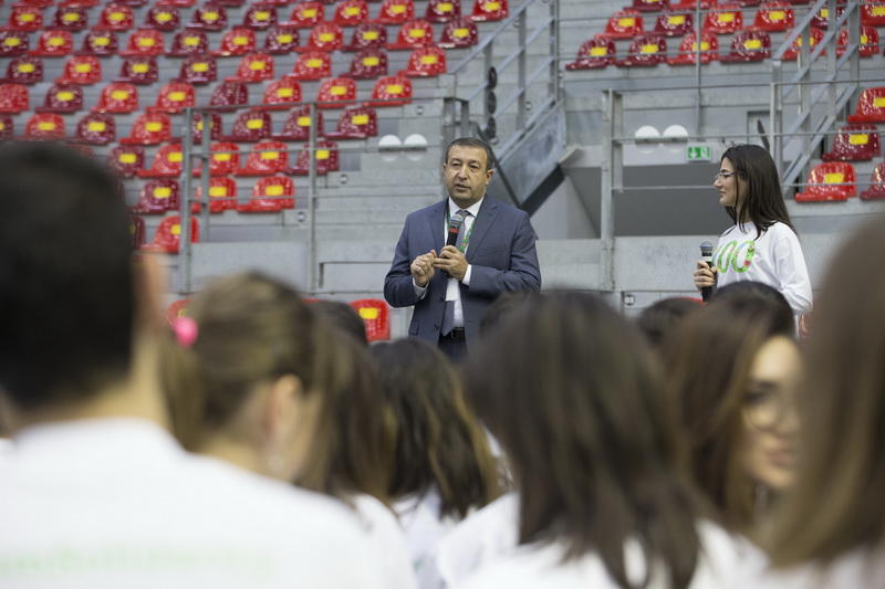 Волонтерами на "Исламиаде-2017" в Баку пожелали стать 12500 человек