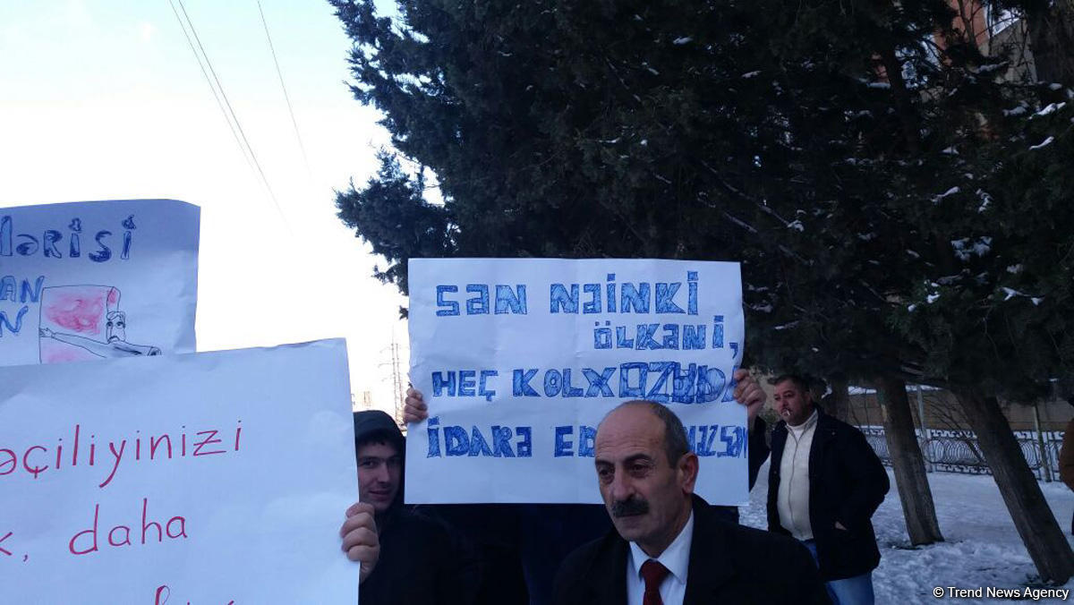Перед штаб-квартирой партии "Мусават" прошла акция протеста