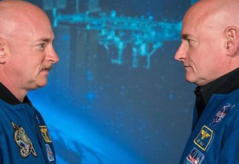 Американский астронавт вернулся из космоса моложе брата-близнеца