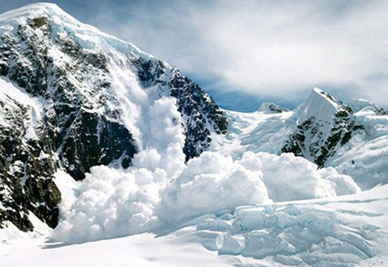 Страшная лавина едва не унесла детей в Дагестане