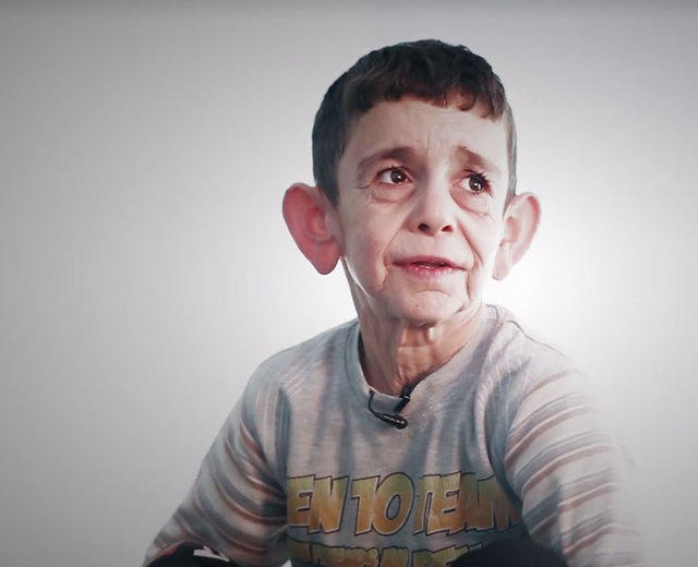 7 yaşlı Məhəmməd: "Evdəki bütün güzgüləri yığışdırın"