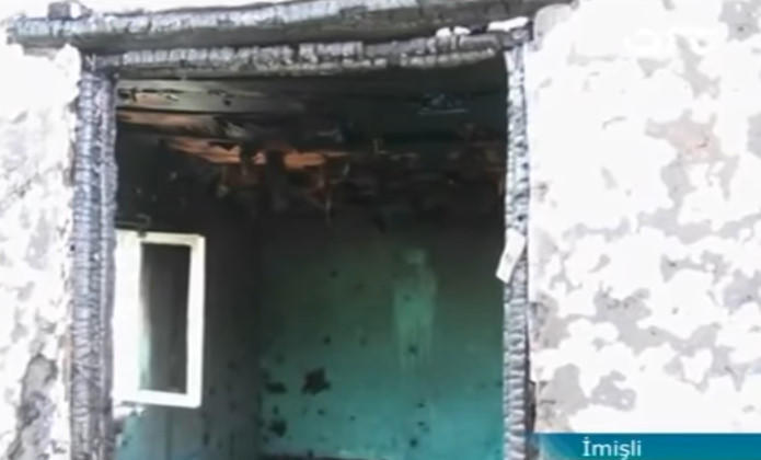 "Dedim ki, sobanın tüstüsü deyil evim yanır" - Oğlu ilə yaşayan ananın evi yanıb kül oldu