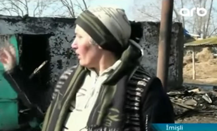 "Dedim ki, sobanın tüstüsü deyil evim yanır" - Oğlu ilə yaşayan ananın evi yanıb kül oldu