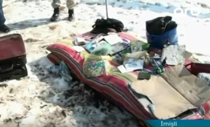 "Dedim ki, sobanın tüstüsü deyil evim yanır" - Oğlu ilə yaşayan ananın evi yanıb kül oldu