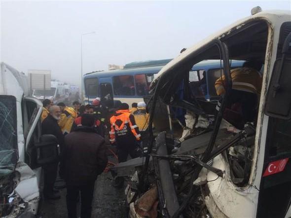 В Турции столкнулись 40 автомобилей