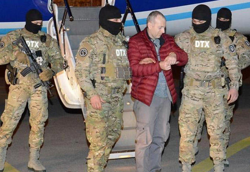 Lapşinin anası Bakıda - oğlu ilə görüşdü, yeni vəkil tutdu