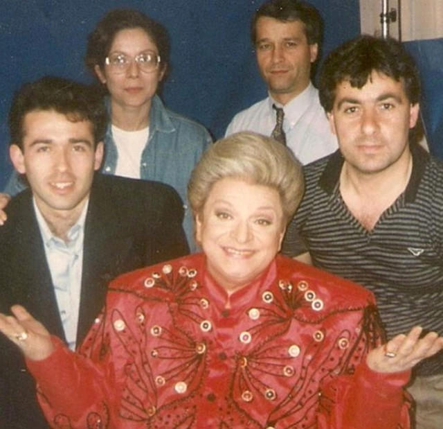 Tanınmış rejissor Ajda Pekkanın evində öldü