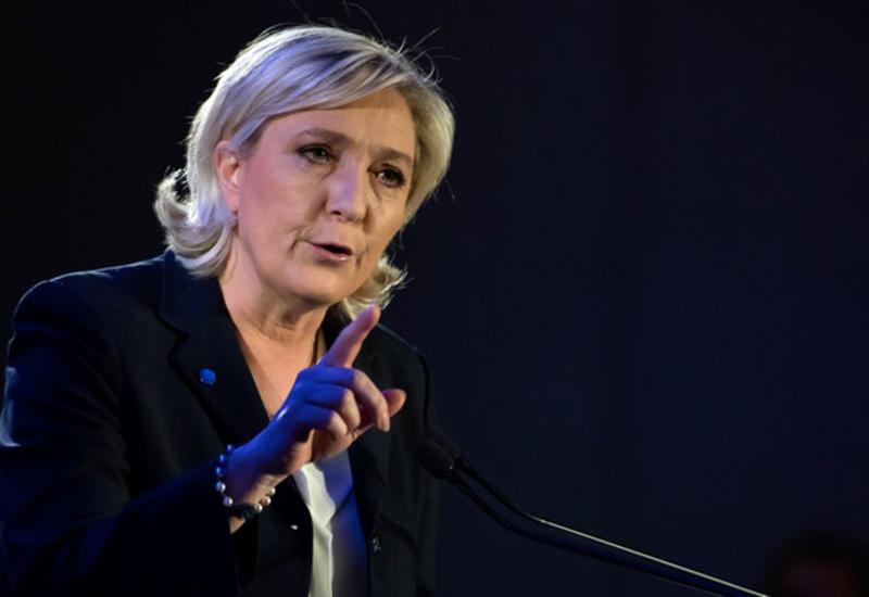 Французские следователи потребовали лишить Ле Пен иммунитета