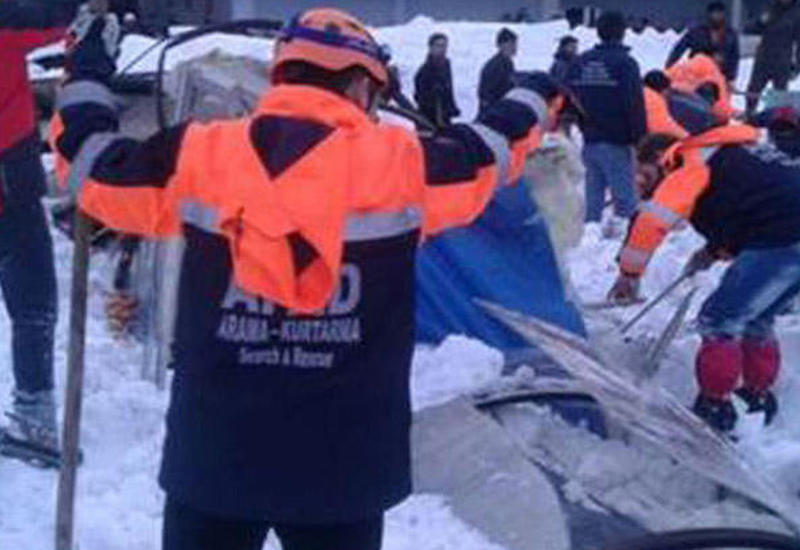 В Турции обрушилась крыша рынка, есть пострадавший