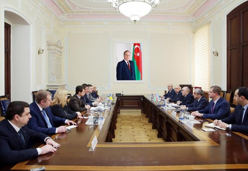 Закир Гаралов провел переговоры с генпрокурором Украины