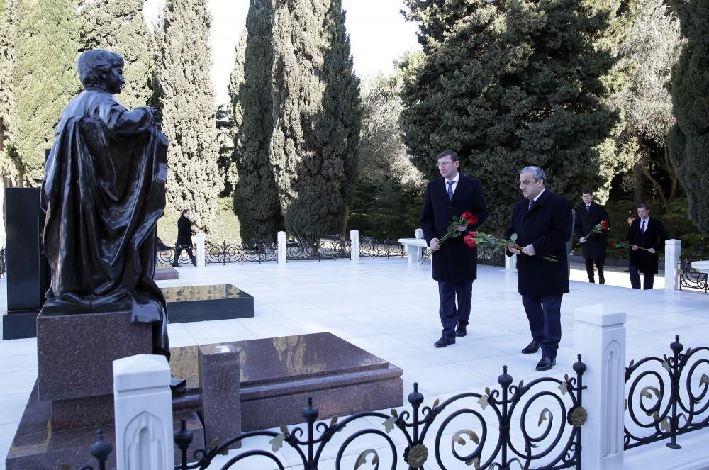 Закир Гаралов провел переговоры с генпрокурором Украины