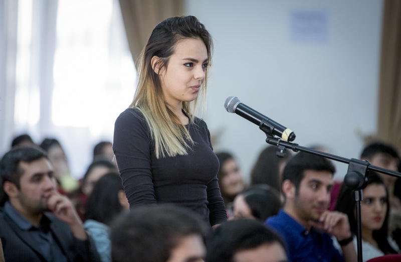 Спортивные послы IV Игр исламской солидарности провели первую встречу со студентами