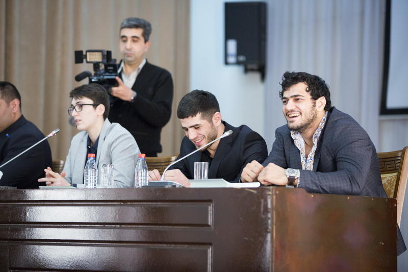 Спортивные послы IV Игр исламской солидарности провели первую встречу со студентами