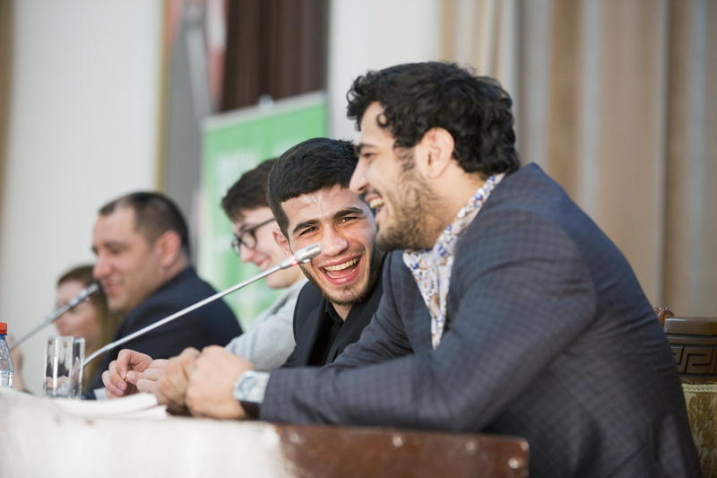 Спортивные послы IV Игр исламской солидарности провели первую встречу со студентами