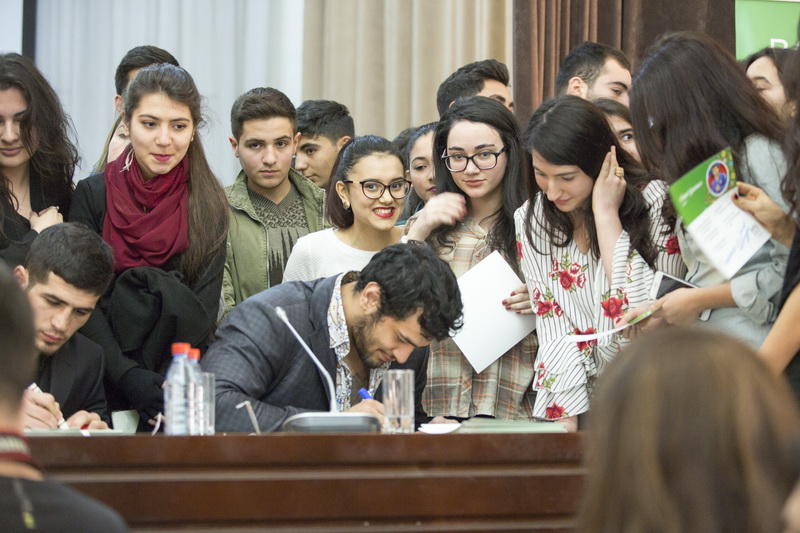 Спортивные послы IV Игр исламской солидарности провели первую встречу со студентами