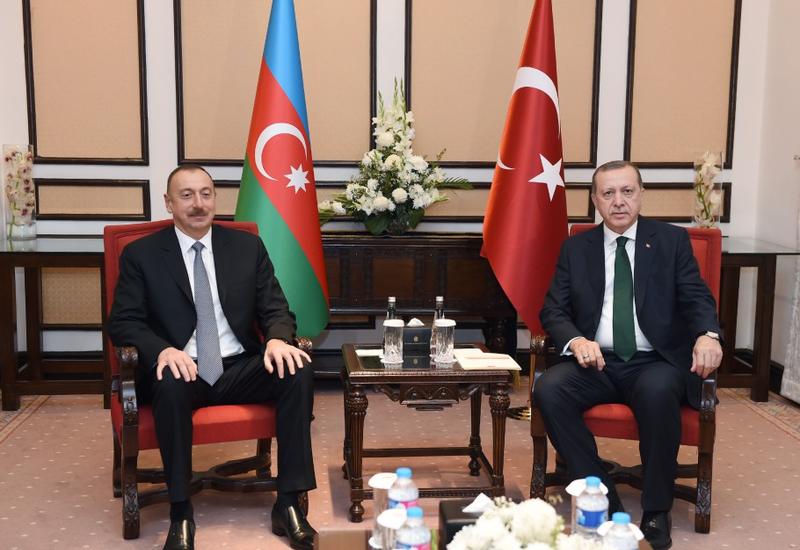 В Исламабаде состоялась встреча президентов Азербайджана и Турции