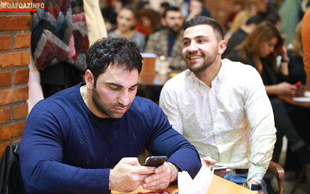 Yerli məşhurlar mükafat gecəsində