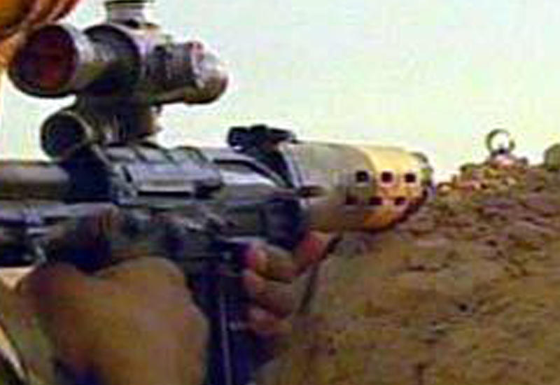 Снайперский выстрел спас военных от смертника на автомобиле-бомбе