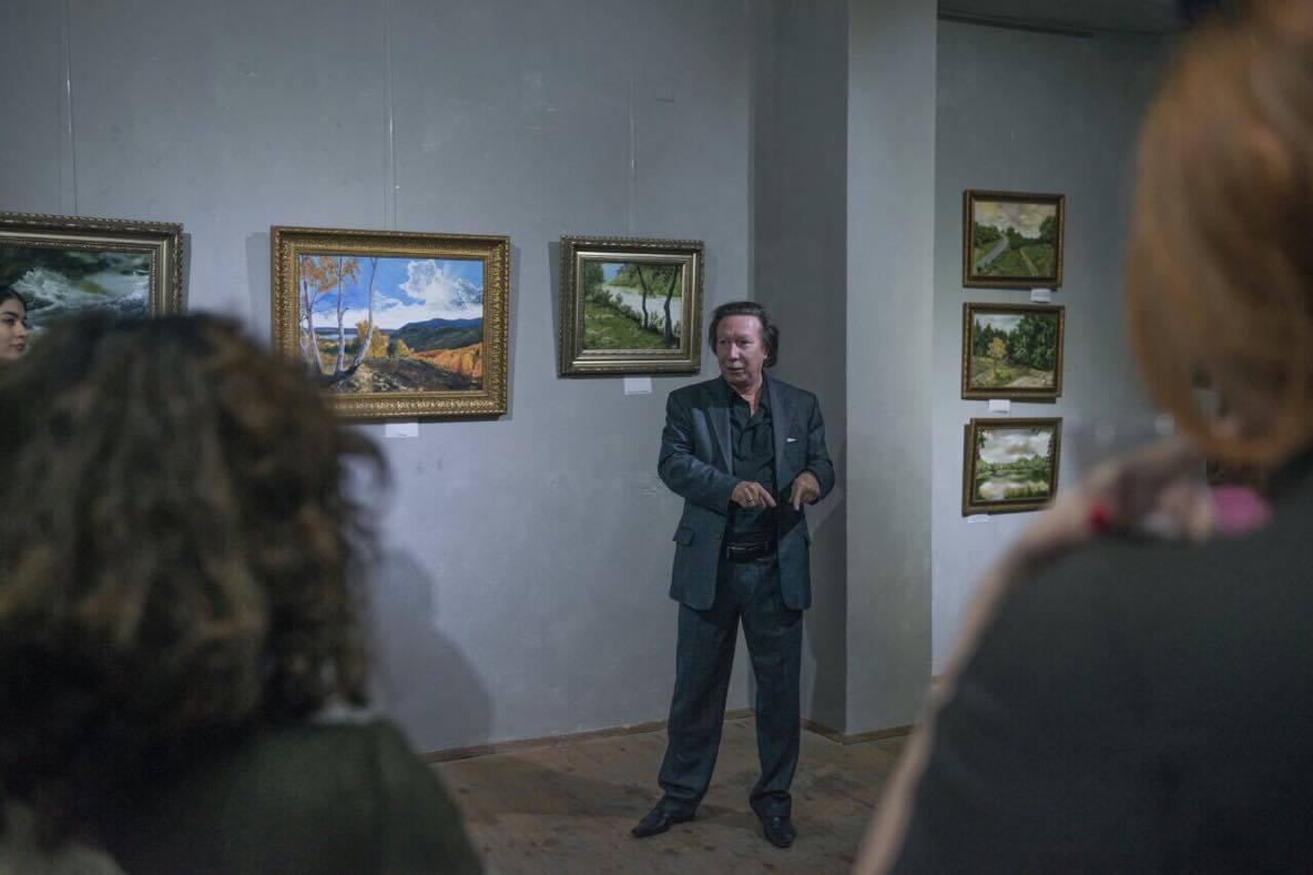 В Баку открылась выставка Бориса Щетинкина "Несовременный взгляд"