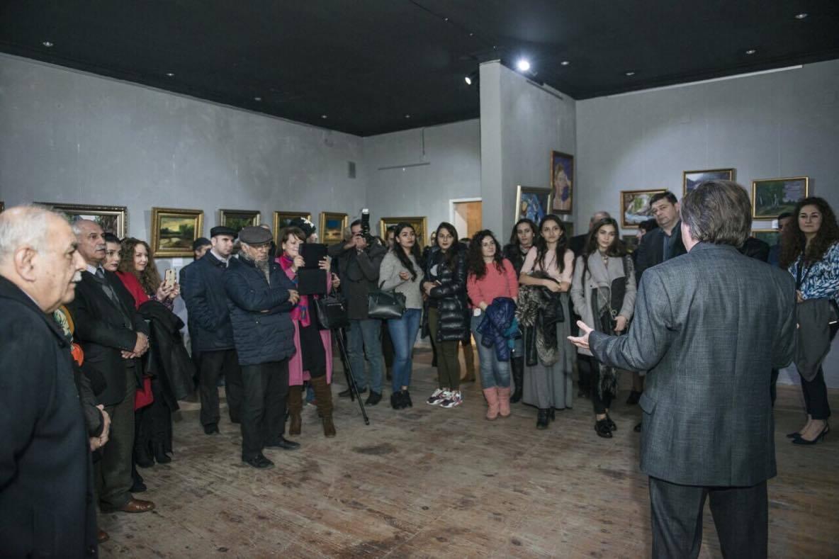 В Баку открылась выставка Бориса Щетинкина "Несовременный взгляд"