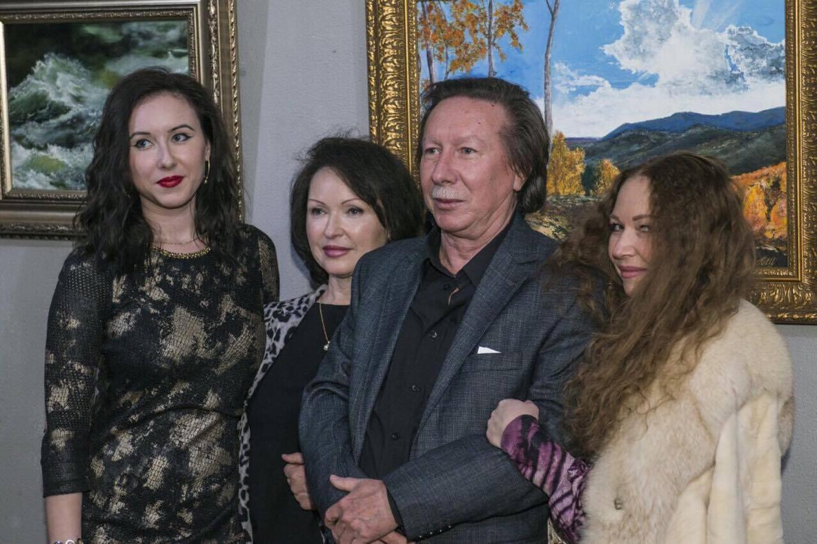 В Баку открылась выставка Бориса Щетинкина "Несовременный взгляд"