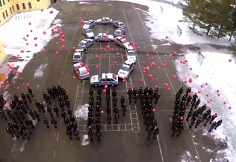 Флешмоб на 8 Марта: коптер снял необычное поздравление оренбургских полицейских