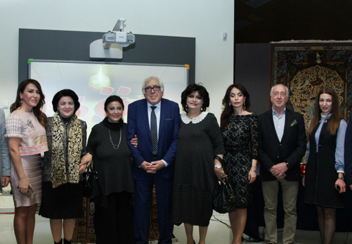 В Баку прошла встреча с народным писателем Анаром