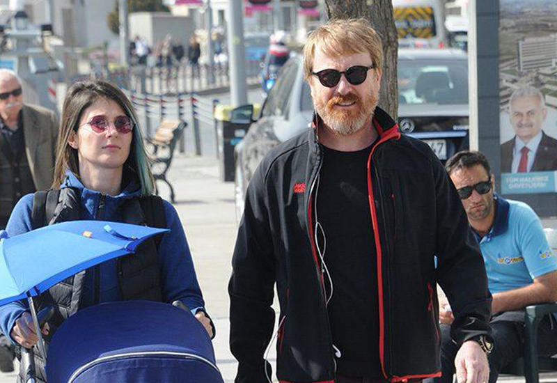 "İçerde"nin qəhrəmanı xanımı və oğlu ilə