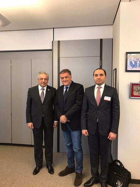 Депутаты Милли Меджлиса на переговорах с европейскими коллегами