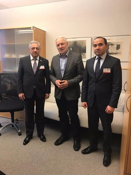 Депутаты Милли Меджлиса на переговорах с европейскими коллегами