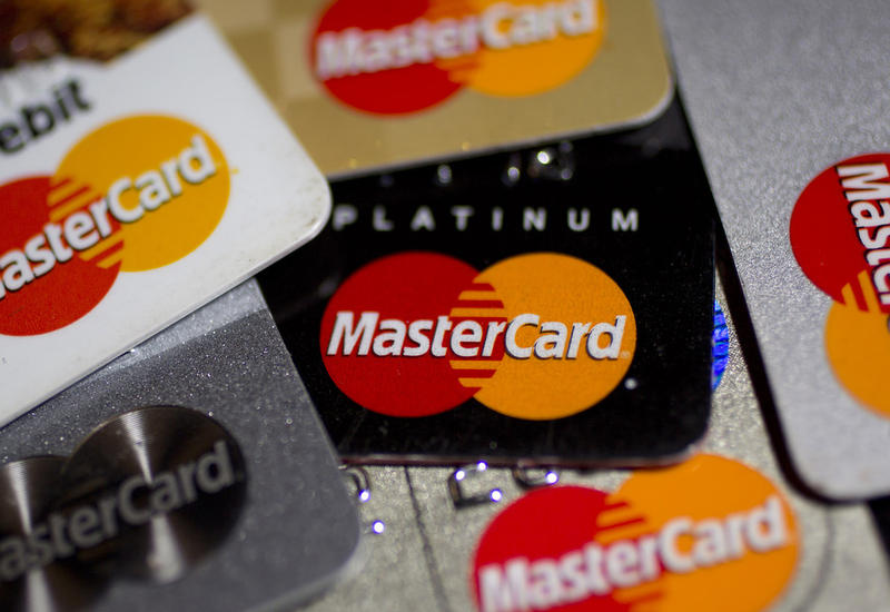 В Азербайджане сократят долю наличных расчетов