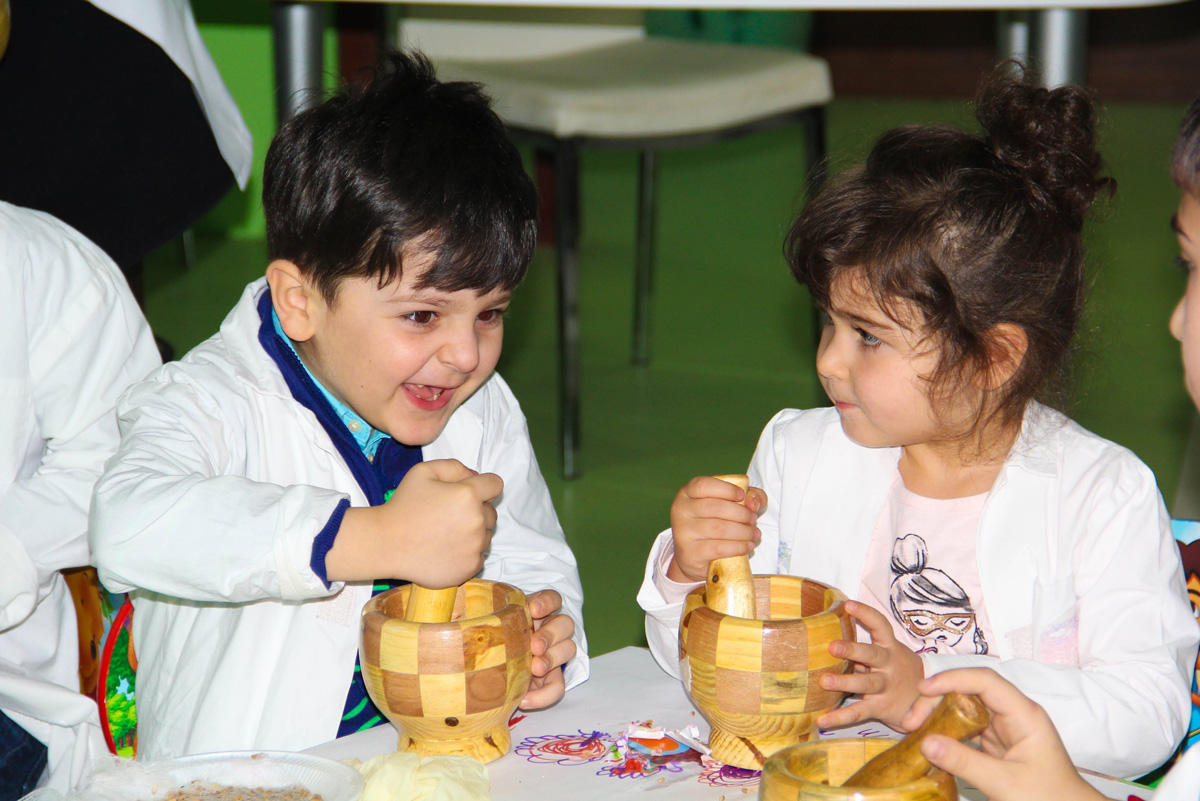 "Uşaqlar üçün ekoloji laboratoriya" çərçivəsində təlim keçirilib
