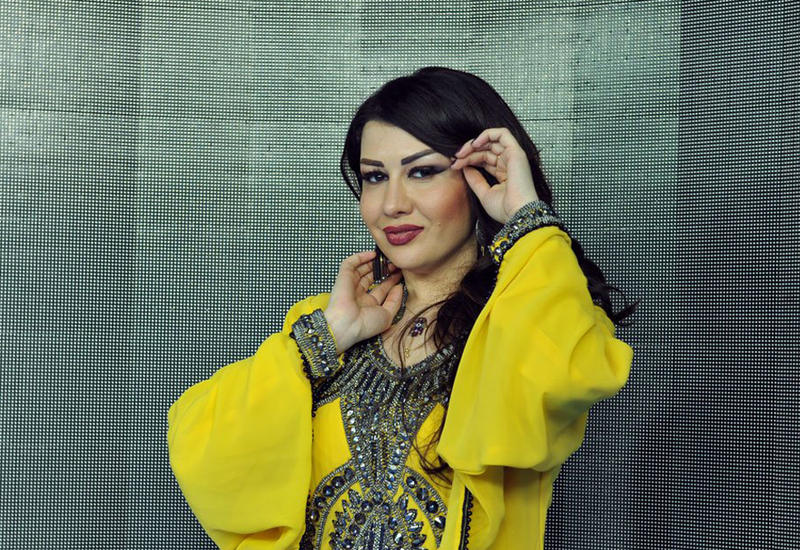 Rəqqasə Fatimə müğənniliyə başladı?